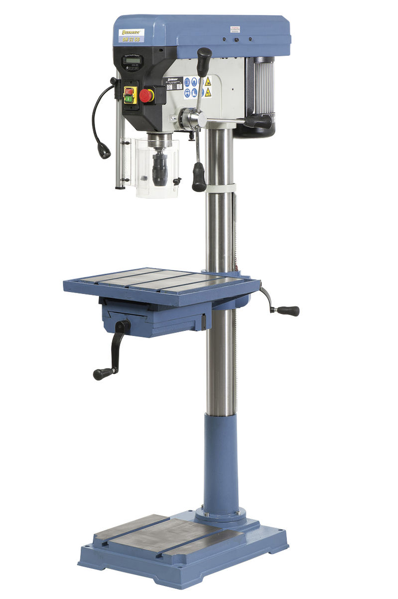 Pöydän alla oleva puristin on lisävaruste