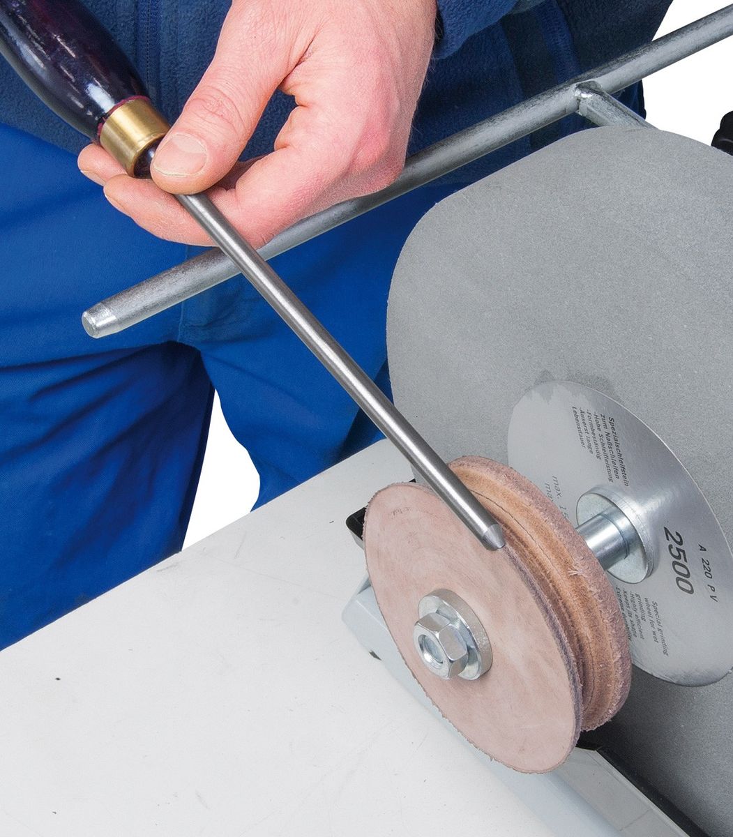 Muotoiltu nahkalaikka NTS 250 Top