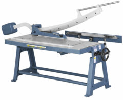 HLS 1280 x 2,0 Kaarisakset teräspöydällä*