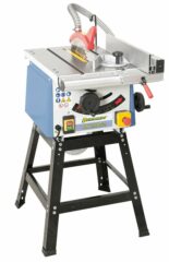 Kuvassa oleva jalusta koneen alla on lisävaruste